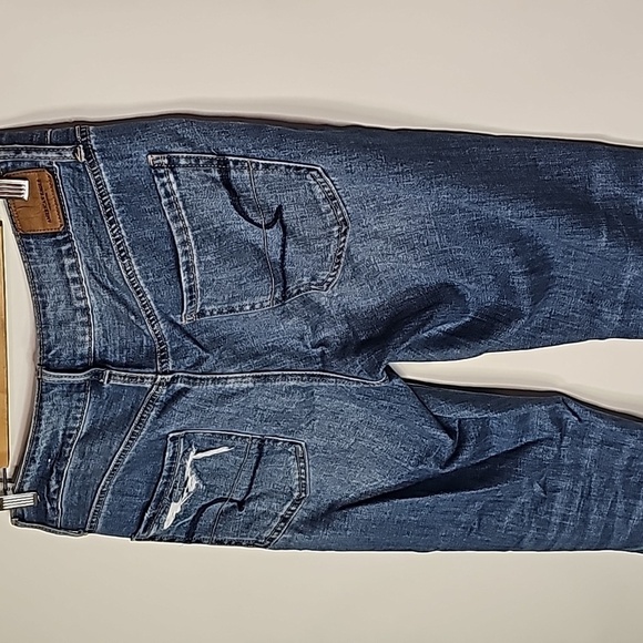 American Eagle size 6 distressed style 32x30 tomgirl straight leg jeans - Picture 4 of 7